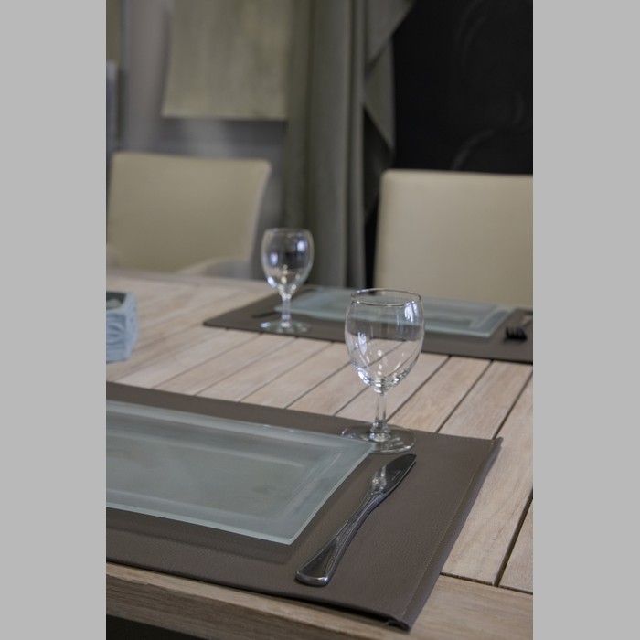 Sets de table en simili cuir 30 x 45 cm (en différentes couleurs)